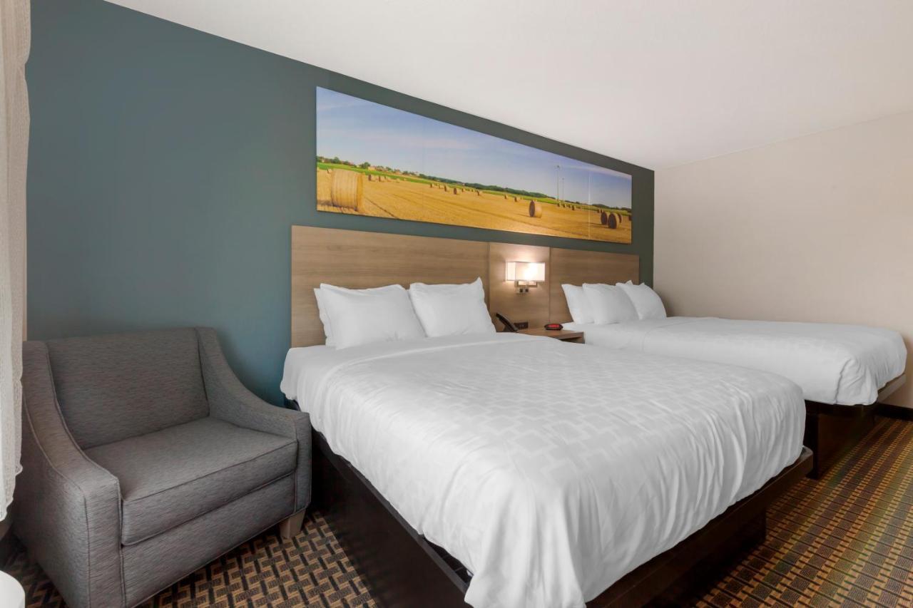 Clarion Pointe Hotell Tomah Exteriör bild