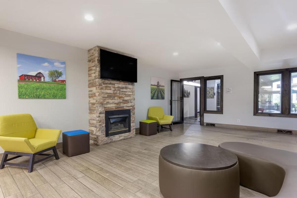 Clarion Pointe Hotell Tomah Exteriör bild